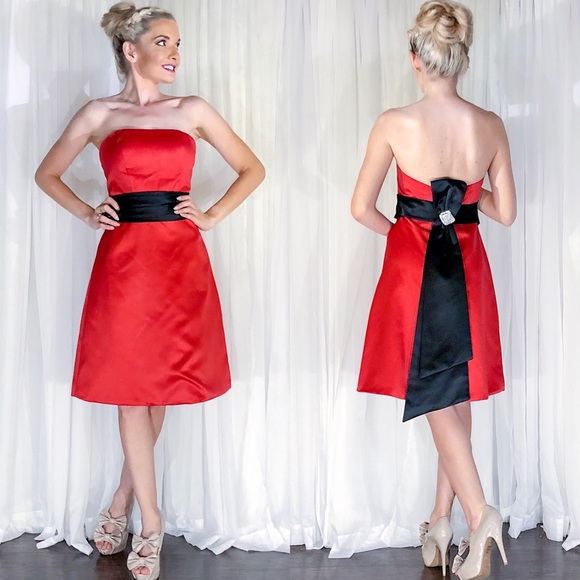 Red and Black Strapless Knee Length Dress